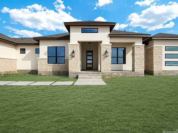 2nd image of 125 Valley View Dr