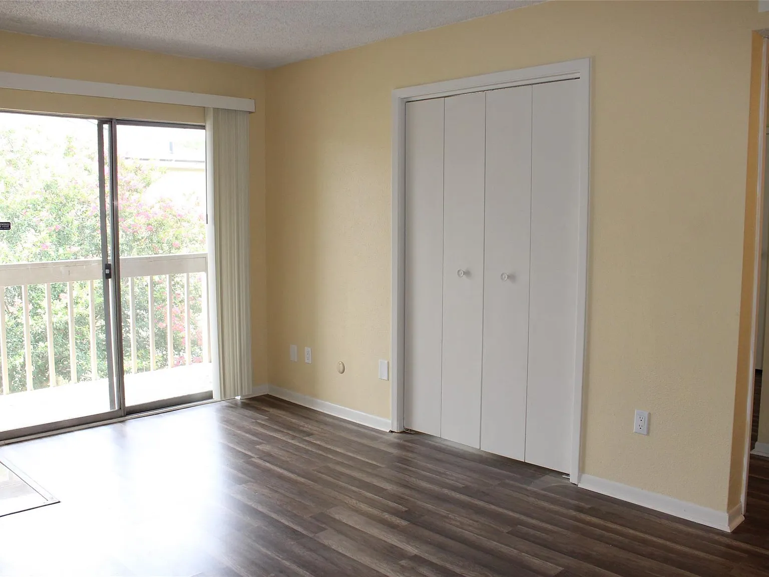 2 bed, 1.0 bath, 780 sqft, $1,250 — Photo 4