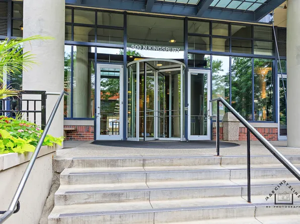900 N Kingsbury St APT 704, Chicago, IL 60610