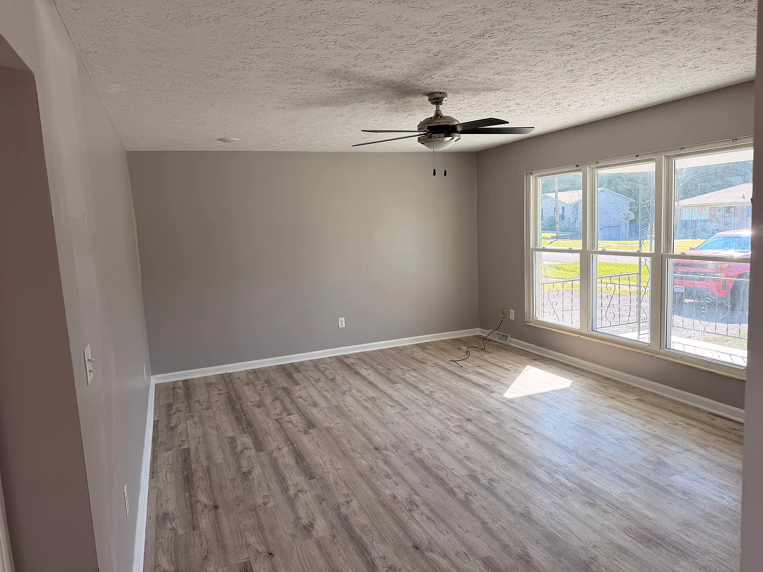 3 bed, 2854 sqft, $1,800 — Photo 2