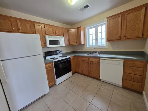 30 Judith Ln, East Haven, CT