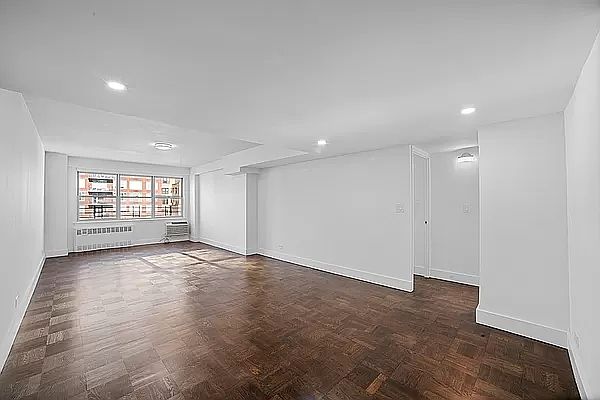 1st image of 300 E 71st St APT 12R