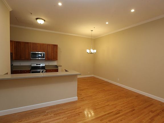 4th image of 3322 Buchanan St APT 101