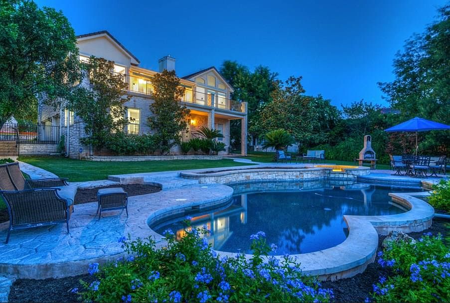 1st image of 115 The Hills Dr