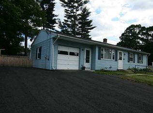 20 Grant Dr, Coventry, RI 02816