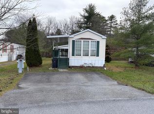 27 S Spirit Ct, New Ringgold, PA 17960