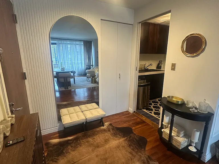 216 E 47th St #20A — Photo 3