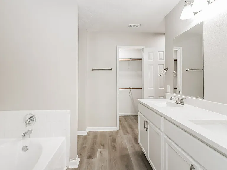 4509 Fox Run St — Photo 10