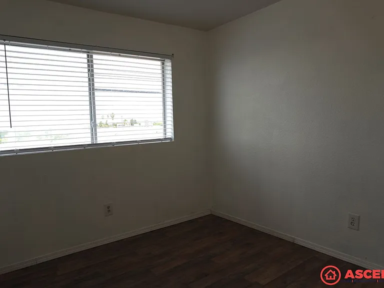 2661 Sunny Lane — Photo 13