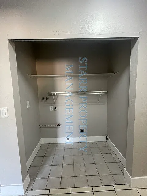 2819 Village Green — Photo 4
