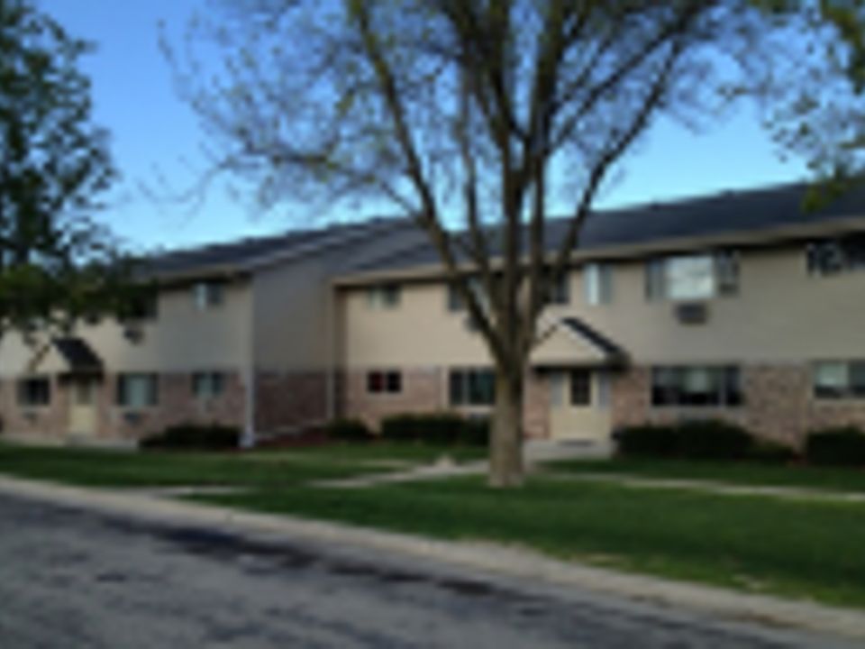 1st image of 111-117 Hospital Dr #117-7