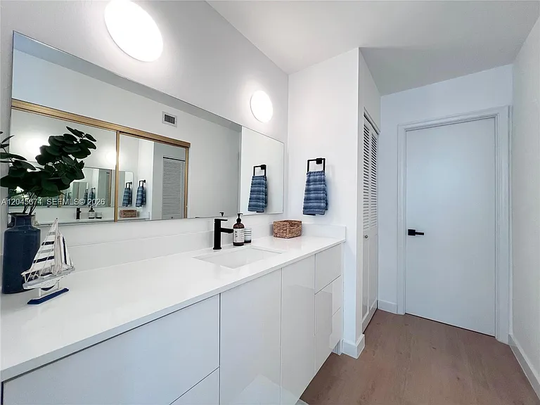 5100 N Ocean Blvd #503 — Photo 33