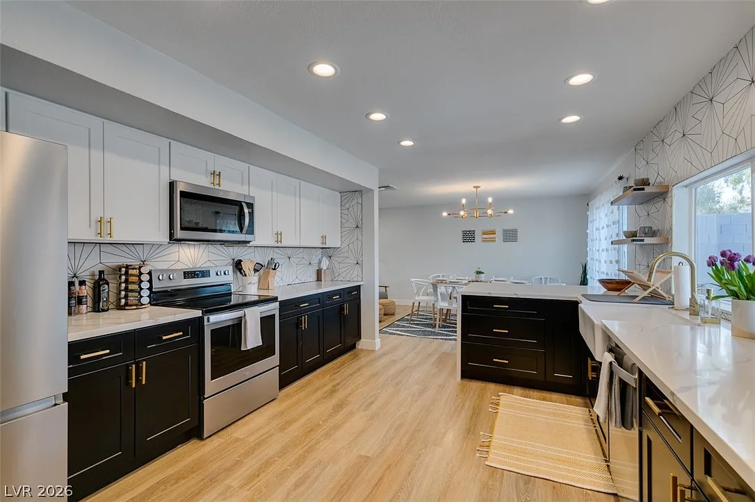 4 bed, 3.0 bath, 2163 sqft, $3,600 — Photo 4