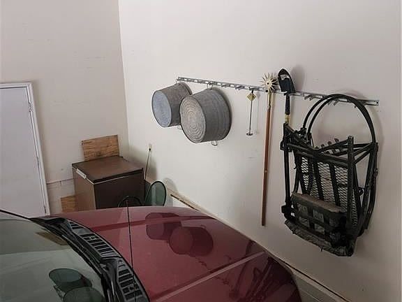 4th image of 928 Plantation Dr