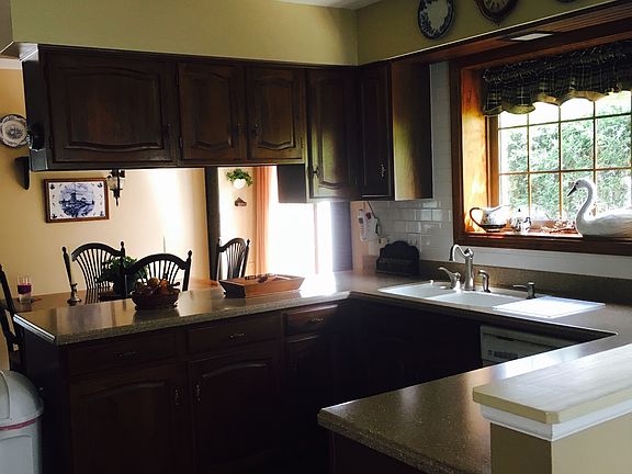 3rd image of 419 Kenilworth Dr