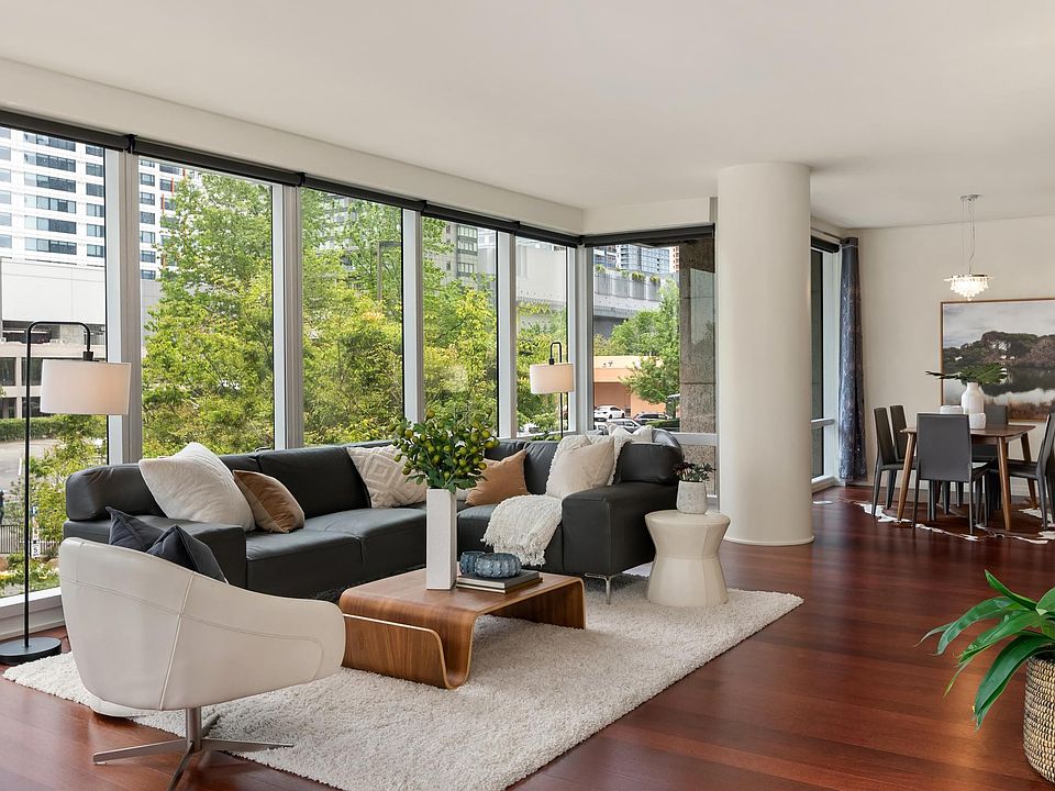 Living room 4