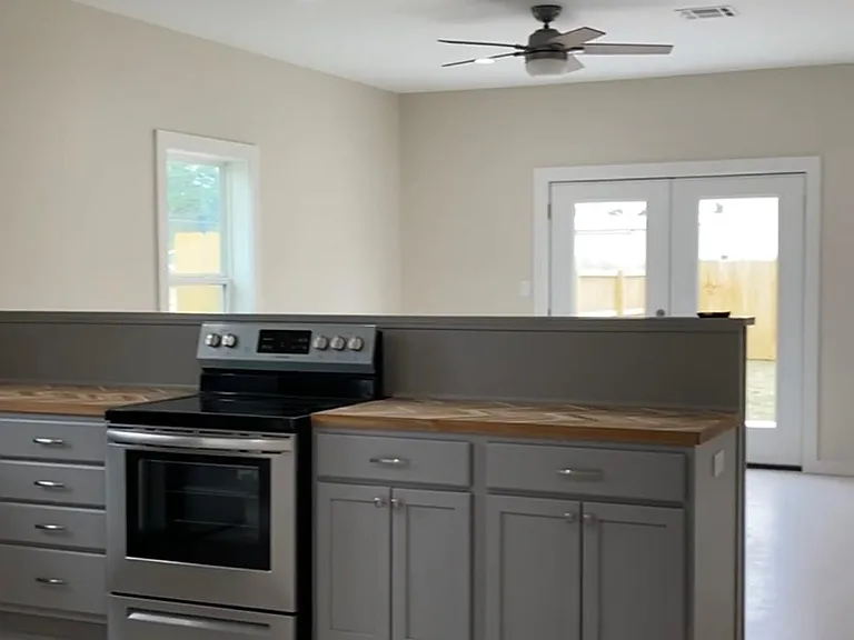 Open floor 
Kitchen and Living area