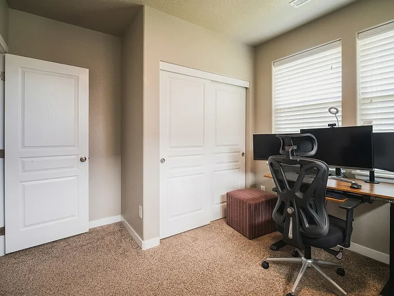 1835 SW Panorama Dr — Photo 14