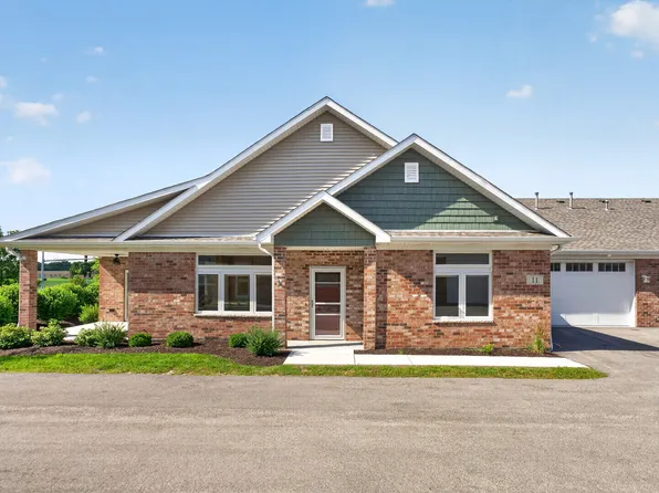 11 Briden Ln #11, Sycamore, IL 60178