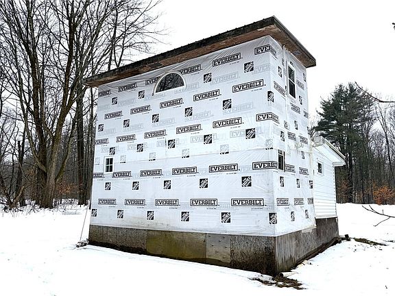 3rd image of 2680 Apple Tree Rd