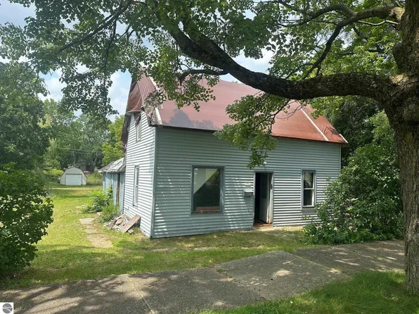 607 Linden St, Cadillac, MI 49601