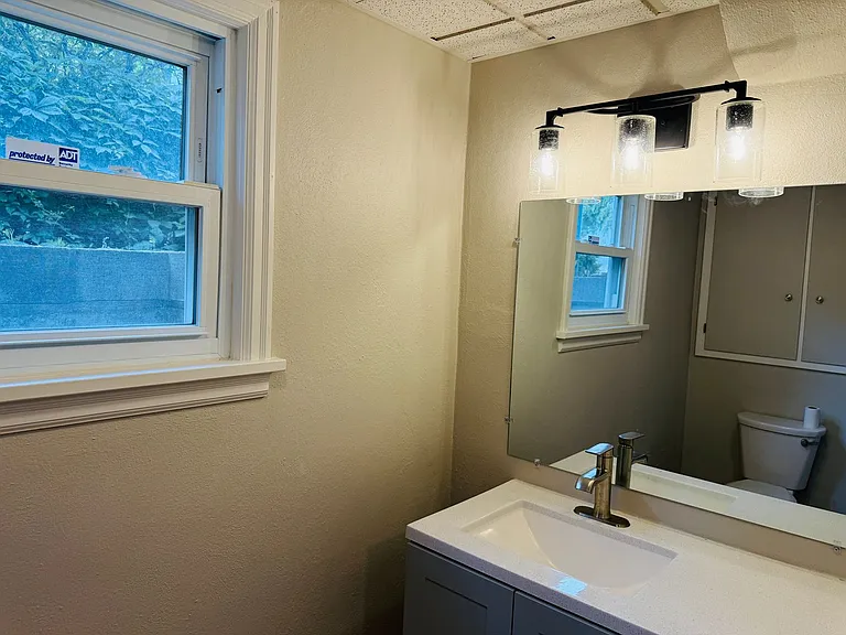 1718 Virginia Ln — Photo 23