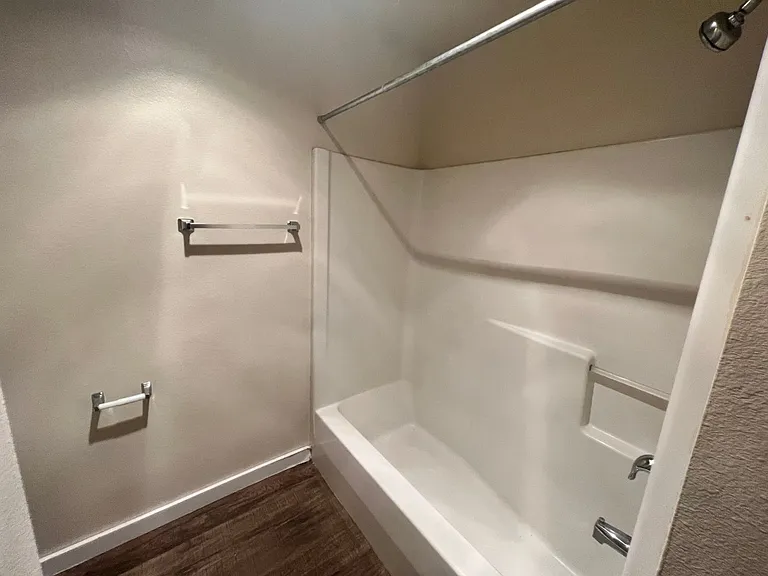 1304 N Brooklane St — Photo 31