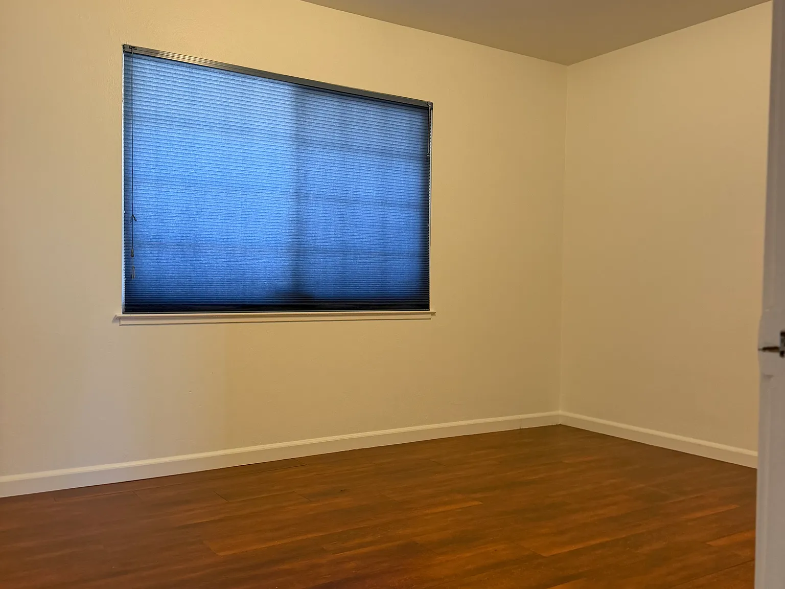 3 bed, 1300 sqft, $2,474 — Photo 3