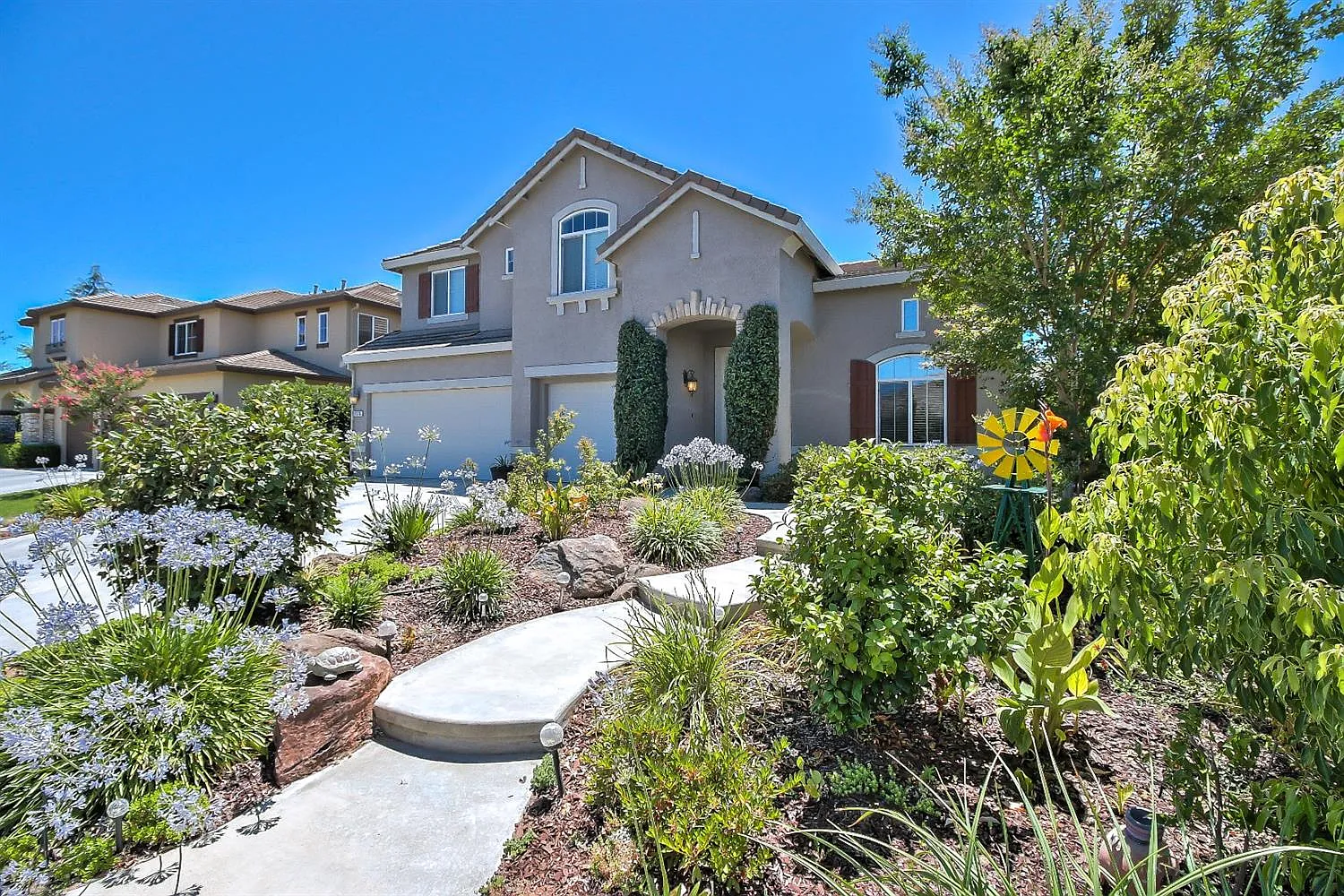 2378 Dunsley Cir photo 1