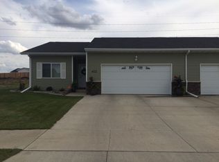 1822 35th Ave SE, Minot, ND 58701