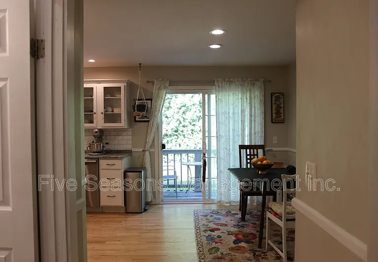 70 Pleasant Ave — Photo 11