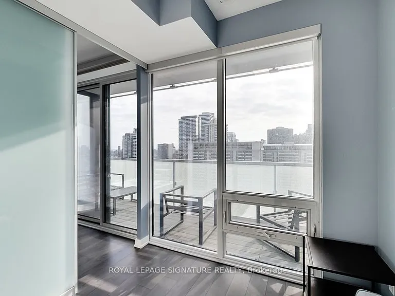 28 Wellesley St E #1704 — Photo 27
