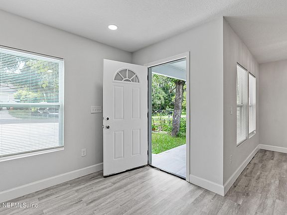4th image of 2221 JAYSON Avenue