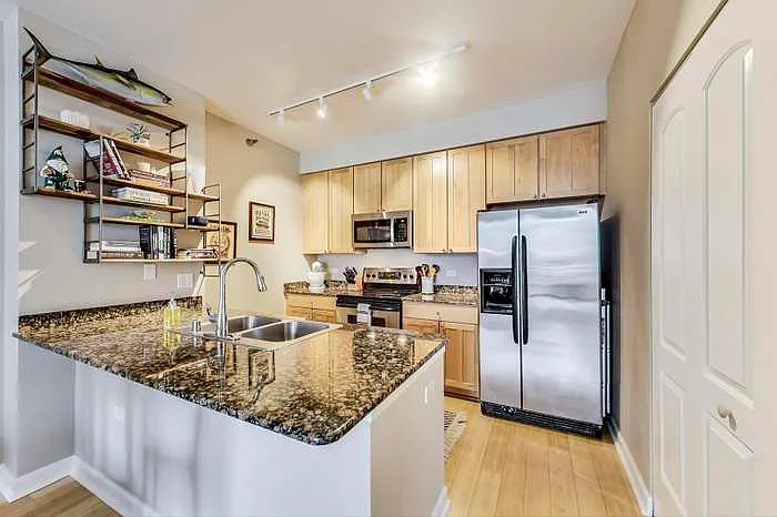 421 W Huron St #907 — Photo 6