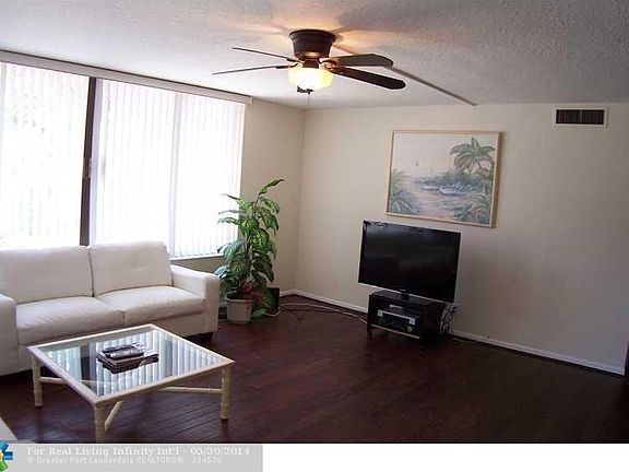 5th image of 1582 S Ocean Ln APT 117