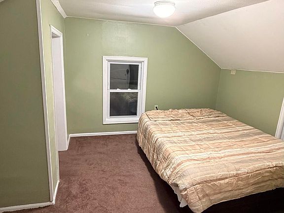5th image of 819 Corey St