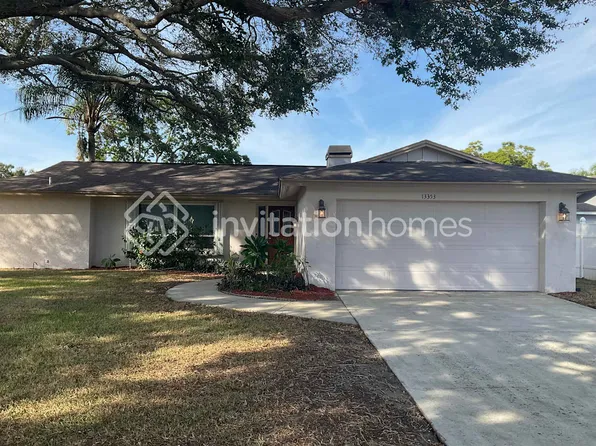 13353 Hacienda Dr, Largo, FL 33774