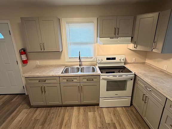 2nd image of 305 E St #4-A