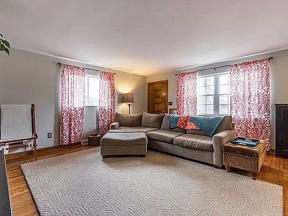 4th image of 4109 Lloyd Ave