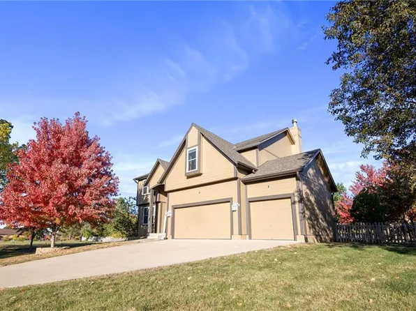 12501 S Parker Ter, Olathe, KS 66061