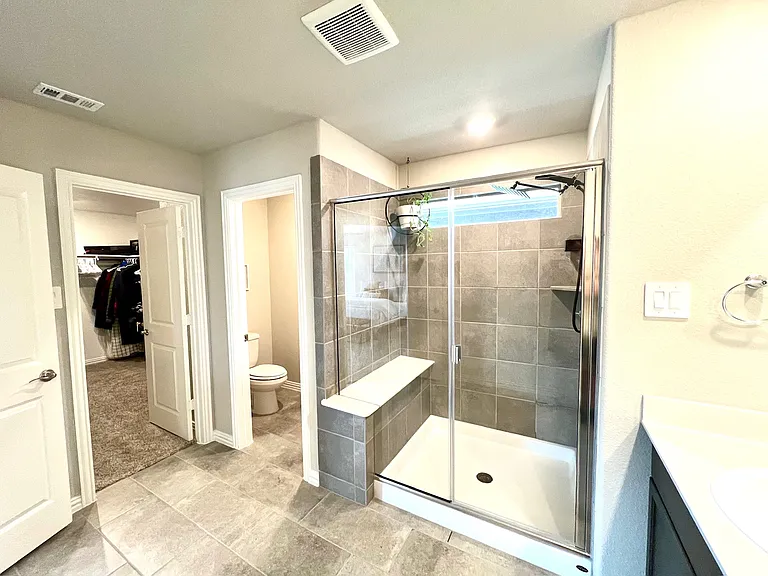 2629 Gateway Ave — Photo 7