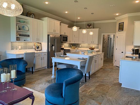 2nd image of 4746 Foxtail Palm Dr