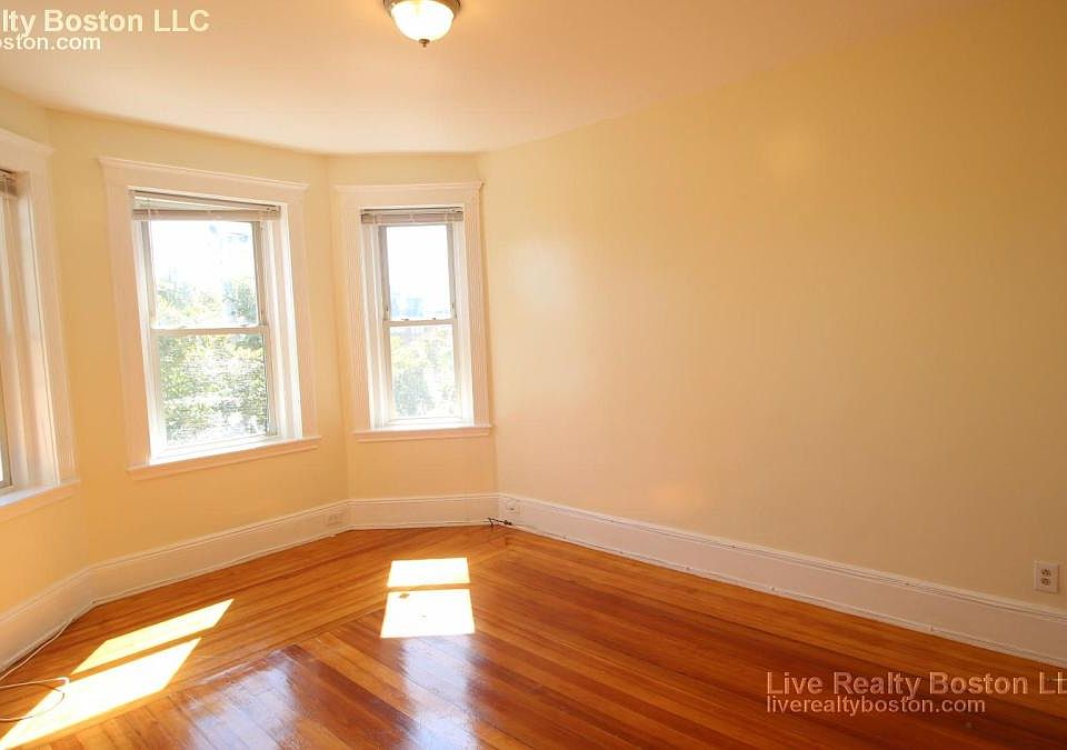 2nd image of 27 Litchfield St