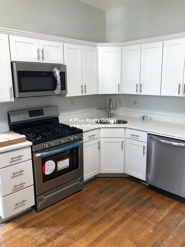 4 bed, 1300 sqft, $3,800 — Photo 1
