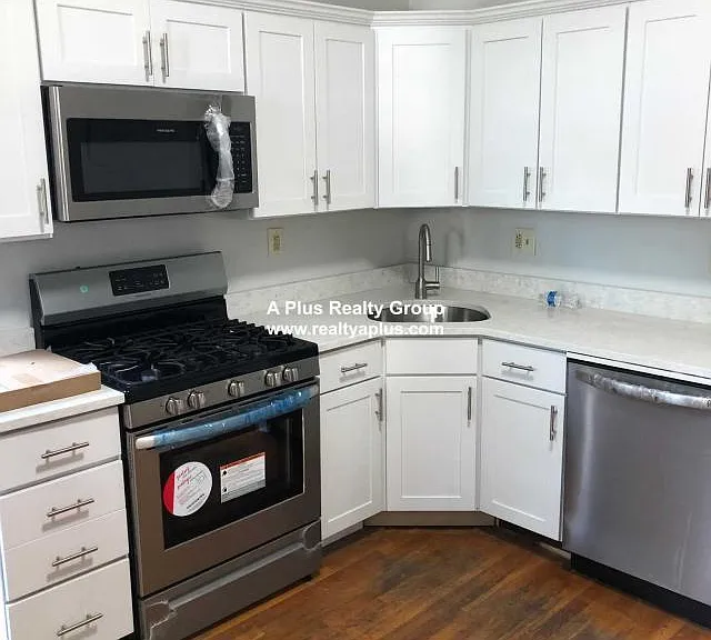 336 Centre St #1A — Photo 1