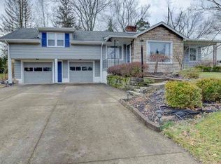 35 Neff Dr, Canfield, OH