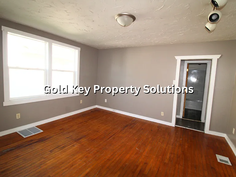 706 University Blvd — Photo 6