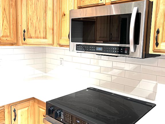 5th image of 17430 McRae Rd NW