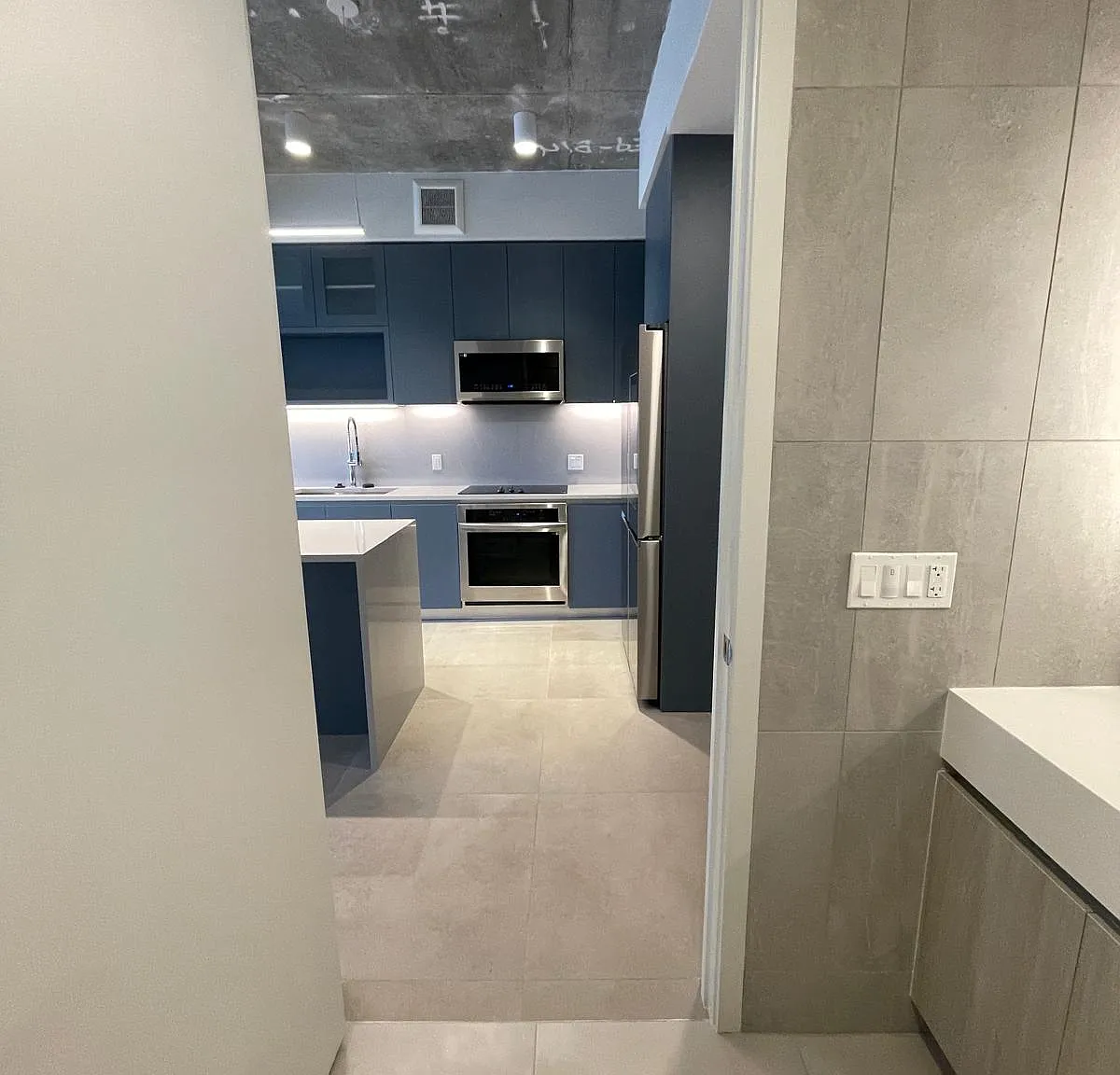 1 bed, 671 sqft, $2,500 — Photo 2