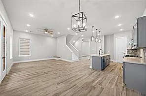 230 W 28th St #A — Photo 13